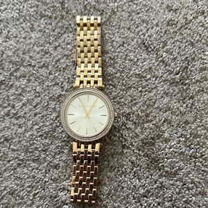 Michael Kors Darci Gold-Tone stainless  steel Watch Needs Battery